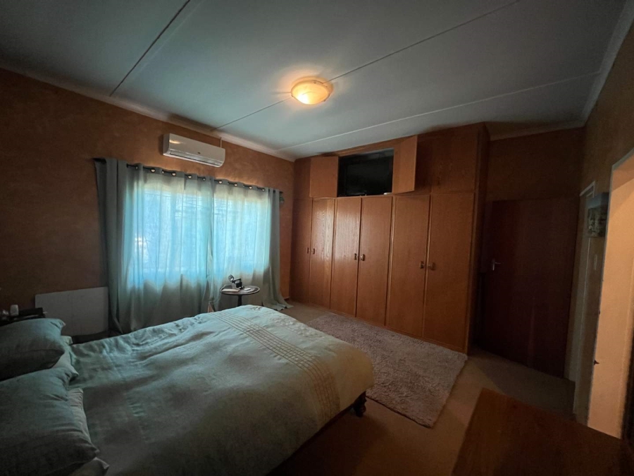 4 Bedroom Property for Sale in Kanoneiland Northern Cape